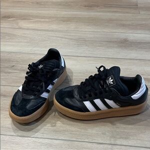 Adidas Samba shoes size women’s 5.5
